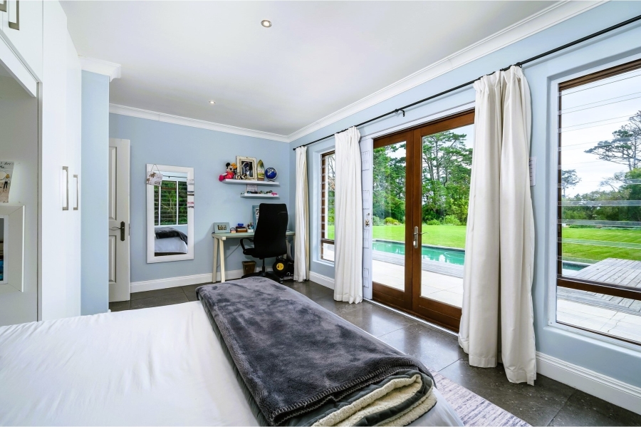 5 Bedroom Property for Sale in Theescombe Eastern Cape